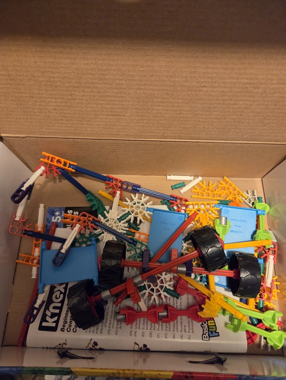 š„ 141-Piece Knex Building Set - Multicolorš - Picture 2 of 2